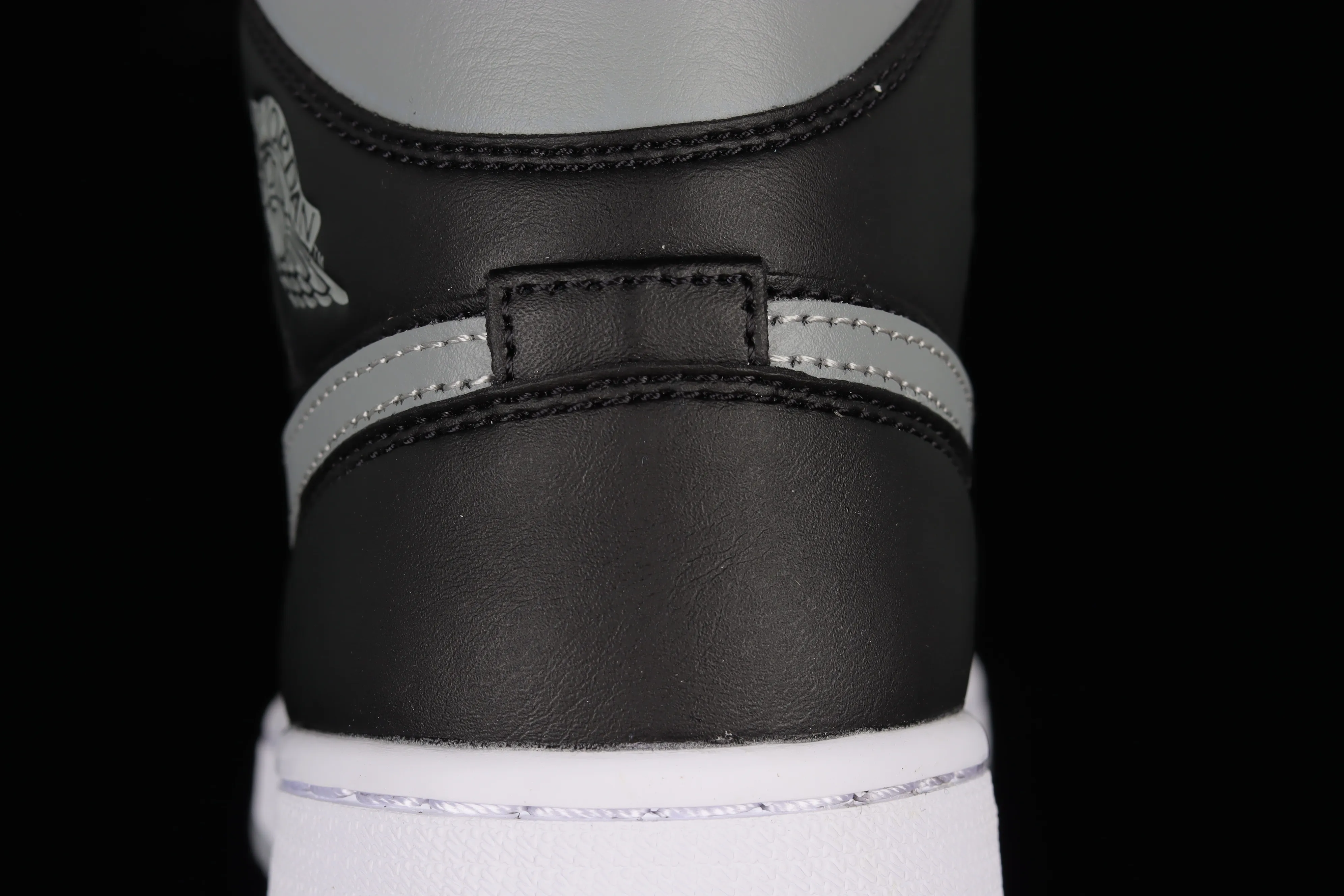All categories Air Jordan Jordan series basketball shoes Air Jordan 1 Mid G version pure original Air Jordan 1 Mid SE AJ1 Joe 1 small shadow gray mid-top retro basketball shoes BQ6472-007